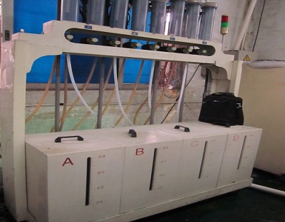 Машина для автоматического анализа и дозирования химического никеля